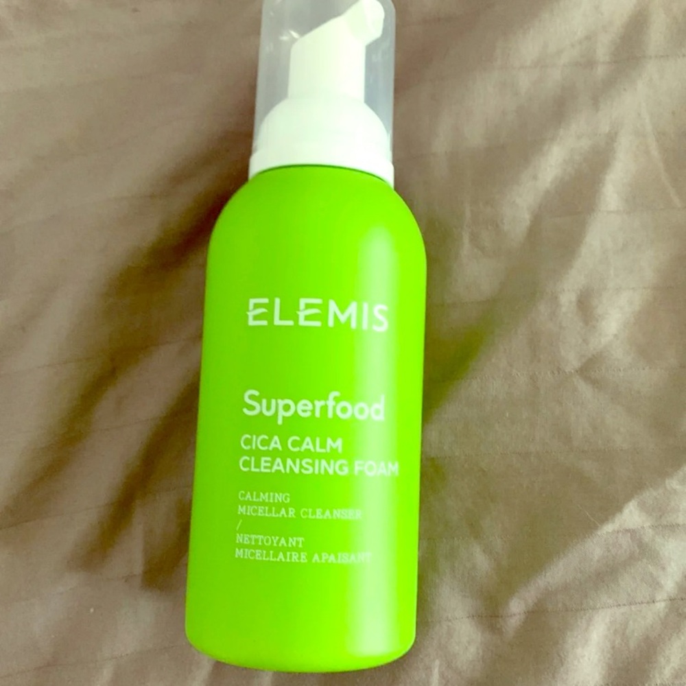 ELEMIS superfood CICA calm cleansing foam